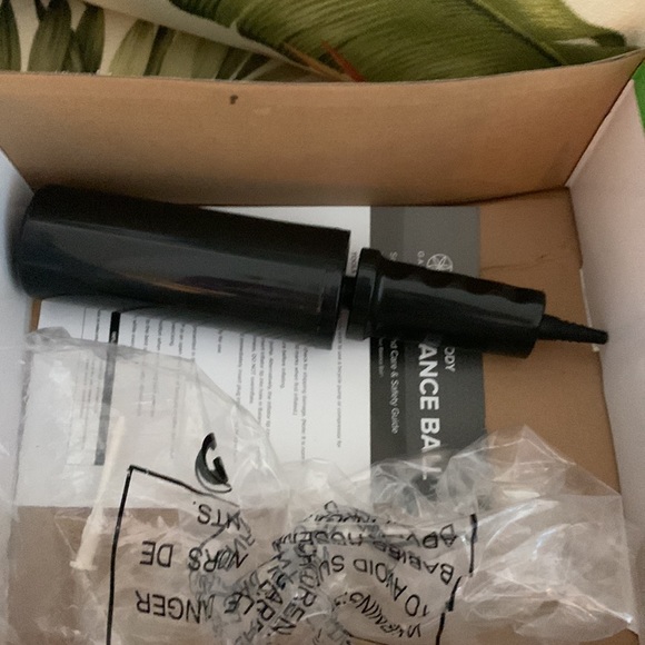 Gaiam Balance Ball w Workout DVD - Picture 5 of 7